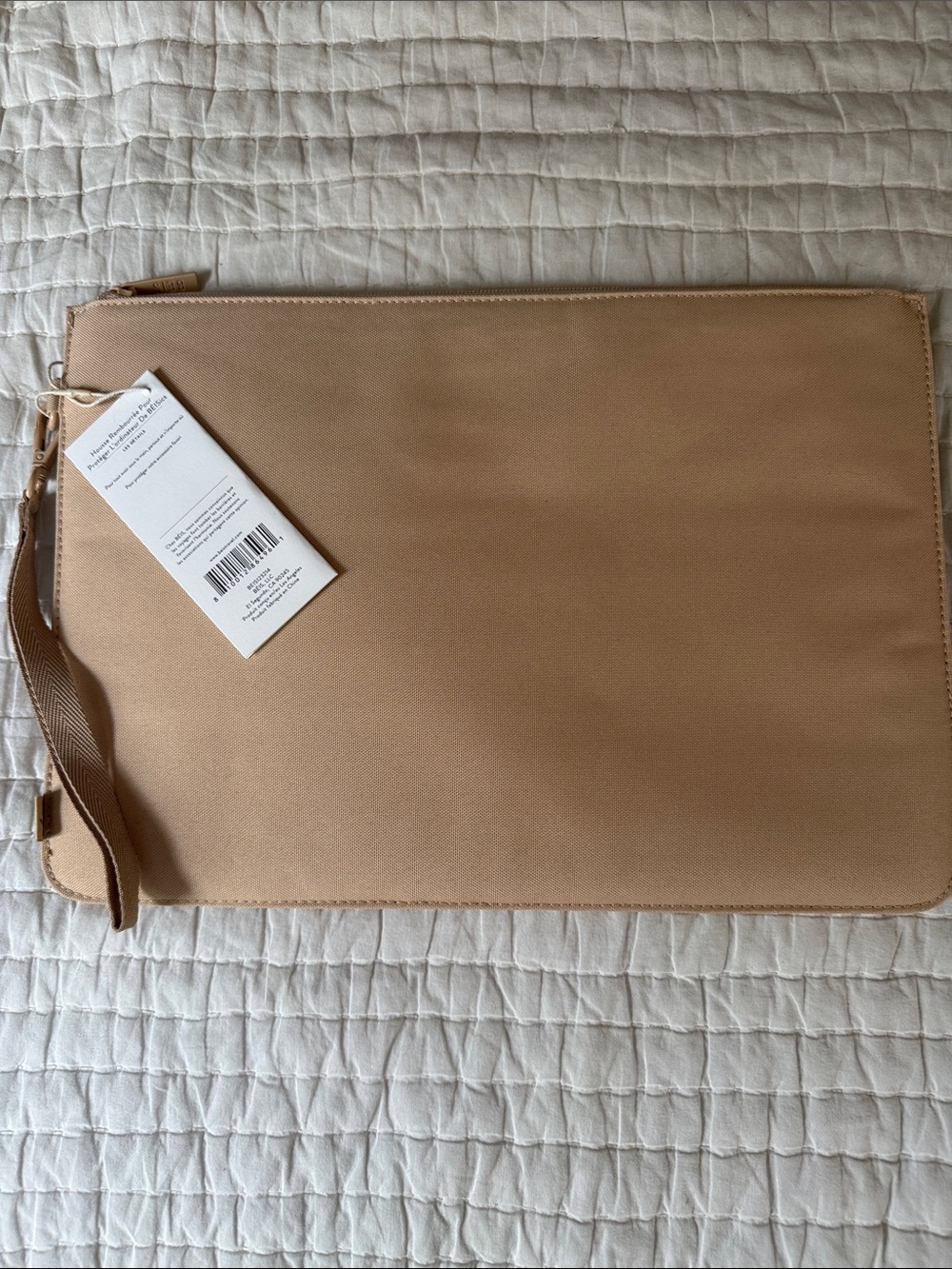 The BÉISics Laptop Pouch 
in Beige
